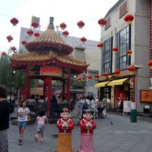 中心部にある南京町広場