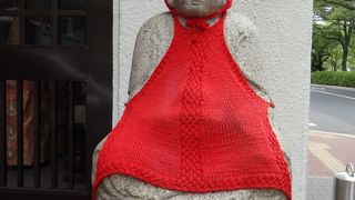 地蔵尊の表情が印象的。