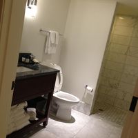 メインの他にもひとつ、バスルーム。