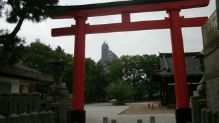 稲荷祭の期間には賑わう