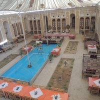 お部屋から中庭を望む、周囲にぐるっと客室が