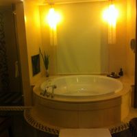 円形のバスタブ