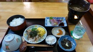 奄美の郷土料理を食べられます