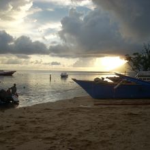 ブナケン島からの夕陽