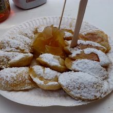 Poffertjesというオランダの伝統的なパンケーキ