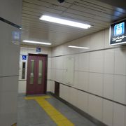 この駅の周辺にも多くのホテルがあります。