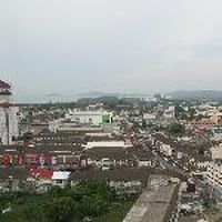 町には少し遠い