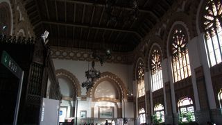 エキゾチックな駅舎が美しい