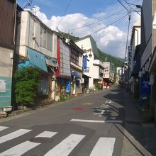 駅前商店街？＝シャッター通り