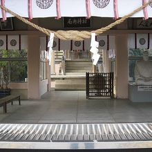 南州神社の拝殿