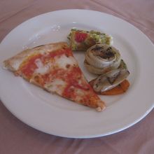 石釜で焼く本格的なピザ