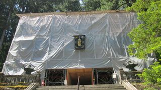 日光山内でいちばん大きいとされている二天門