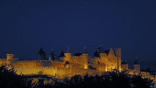 フランス最大の、中世の城砦都市。