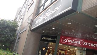 アメリカの洋服ブランドのお店