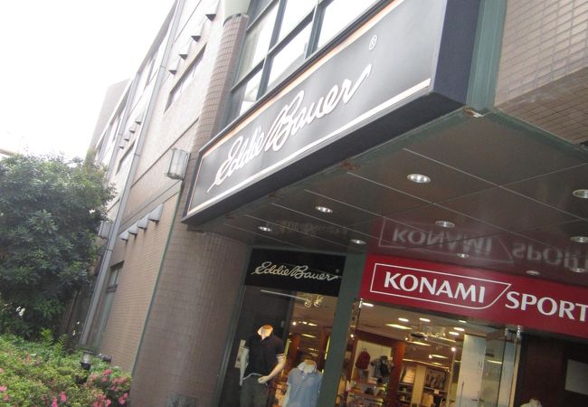 アメリカの洋服ブランドのお店