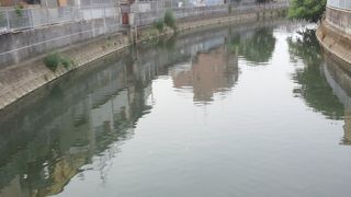 古川は、古事記・日本書紀に記述がみえる最古の堤防である茨田の堤共に出てくる