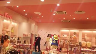 大人に負けない! がコンセプトの子供向けの服や