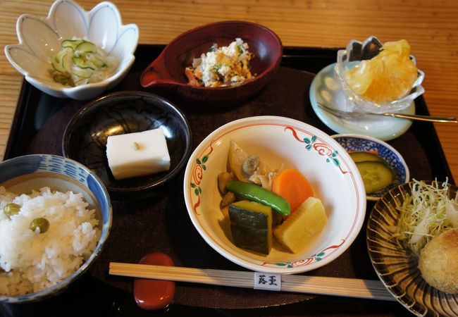 自然のものを自然のままに味わうという料理