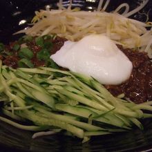 ジャージャー麺