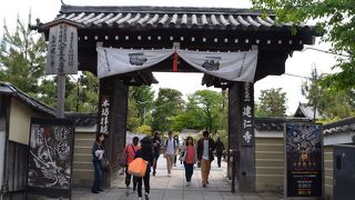 建仁寺: 最新技術による俵屋宗達筆による国宝「風神雷神図屏風」の複製は必見