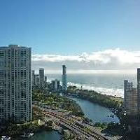 町はずれにある