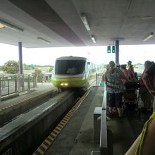 これに乗ってテーマパークまで移動です