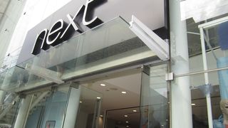 イギリスのブランドのお洋服やさんです