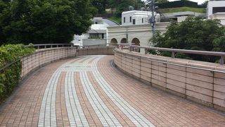 山下公園とフランス山を結んでいます!!