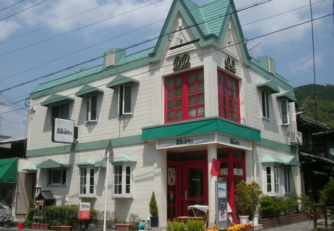 夏は冷麺、冬はちゃんぽん麺もあります
