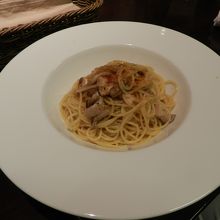 土佐清水産白身魚のラグーときのこのアーリオオーリオ