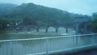 日本で唯一の8連石造アーチ橋