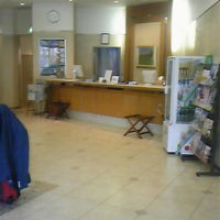 一階のフロント。スタッフの対応は親切