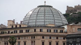 十字のアーケード・・・