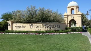 おしゃれな街並みを模したモール