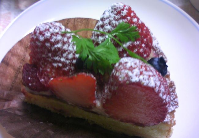 駅近くのケーキ屋さん：Patisserie aura