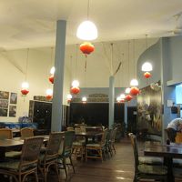 カフェテリア。ここで食事します。