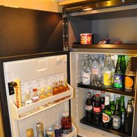 １０３５室の冷蔵庫、持込品を冷やすスペースはありません