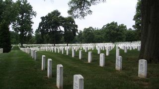 アメリカの戦没者墓地　アーリントン国立墓地
