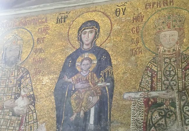 聖母子と12世紀の皇帝ヨハネス2世コムネノス夫妻