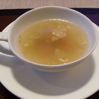 本日のスープ。これはふつうでした・・・。