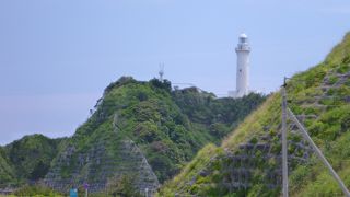 太平洋に面して