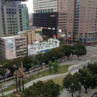 客室の窓からの風景。ロケーションは抜群です。