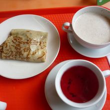 紅茶を選んで・・・ポットなのでおかわりできます