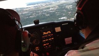 セスナ運転で上空からグアム島一周☆