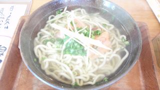 スープはあっさりしてておいしい