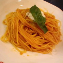 モッツァレラとトマトのパスタ