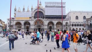 リュックサックは持ち込めません