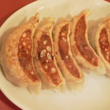 餃子１人前、６５０円。大きいです！