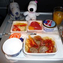 機内食のメニューはエコノミーと同じです