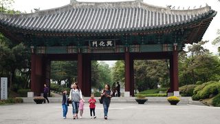 ソウルでもっとも西にある古宮の入り口の門
